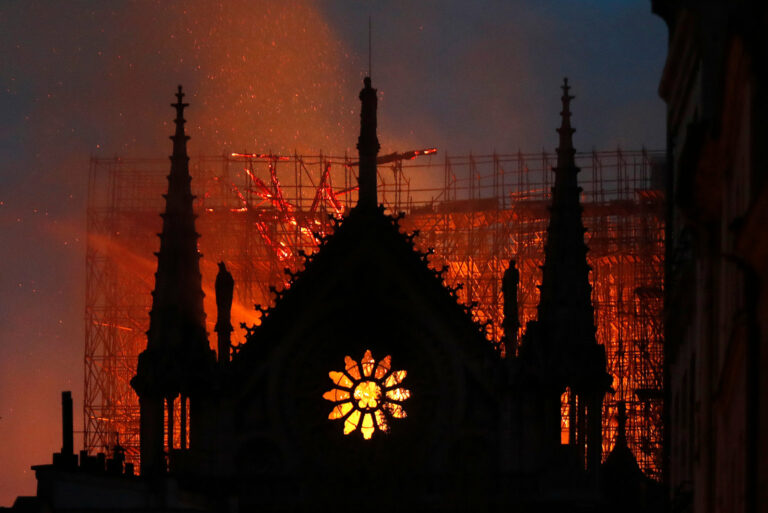 El esfuerzo por reconstruir la Catedral de Notre-Dame podría obtener ayuda de una fuente poco probable: un videojuego