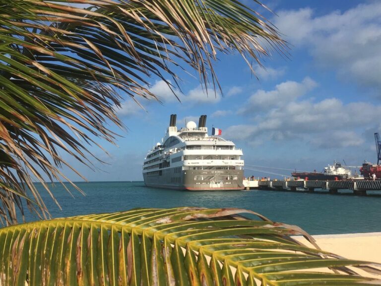 Yucatán da la bienvenida al barco Le Boreal de la naviera Ponant