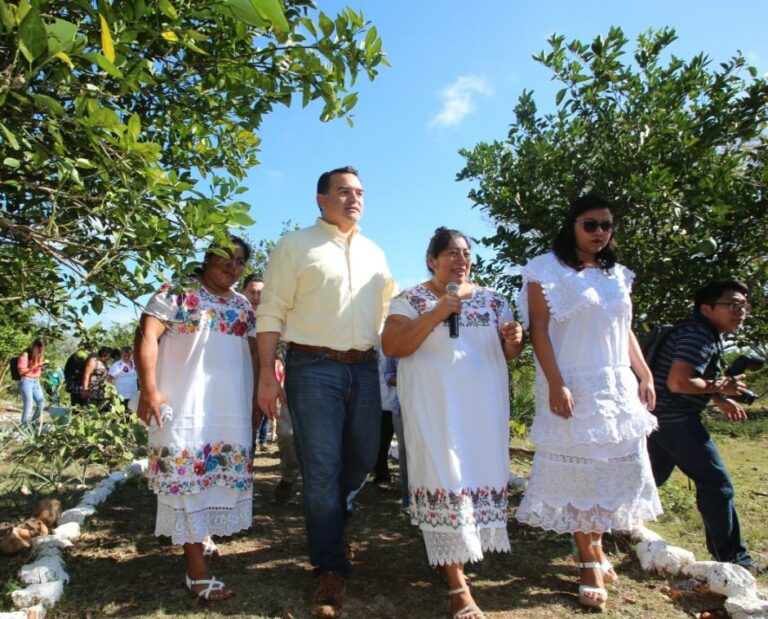 Apoyo de Renán Barrera a proyectos productivos de mujeres que viven en zonas rurales