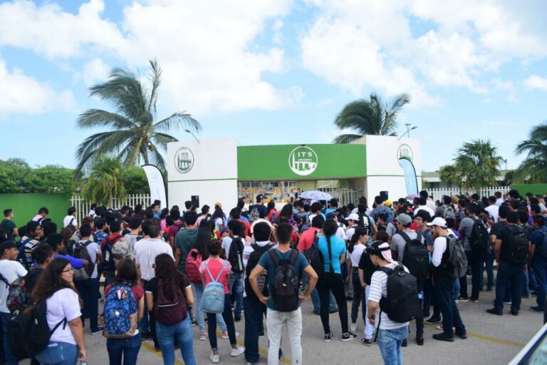 Julián Zacarías Curi inaugura nueva ruta de transporte para los jóvenes del ITS de Progreso