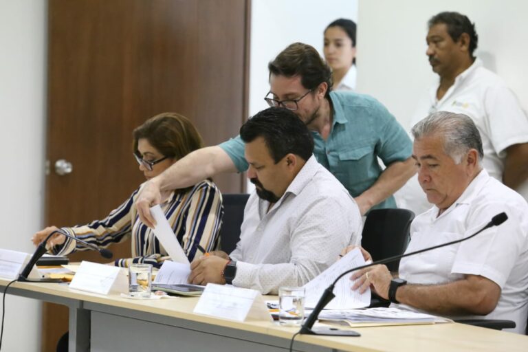 Congreso: Aprueban en comisión paquetes fiscales de Mérida y otros 52 municipios