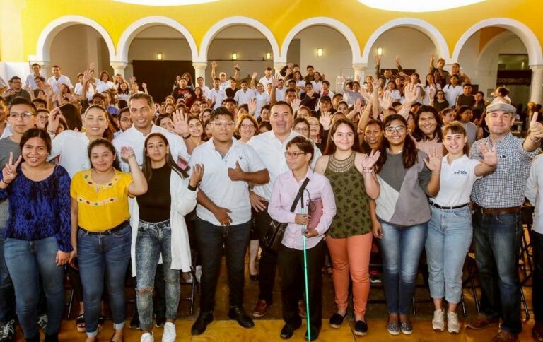 MÉRIDA: El alcalde Renán Barrera Concha reitera la invitación a los jóvenes a sumarse al trabajo comprometido por una mejor ciudad