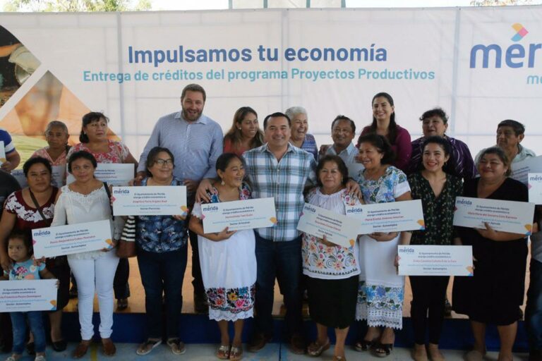 MERIDA: El alcalde Renán Barrera brinda más apoyos para mejorar la economía de todas las familias meridanas