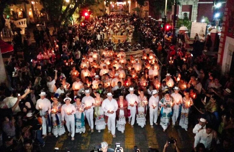 El alcalde Renán Barrera Concha encabeza el emotivo inicio de los festejos por el 478 aniversario de Mérida