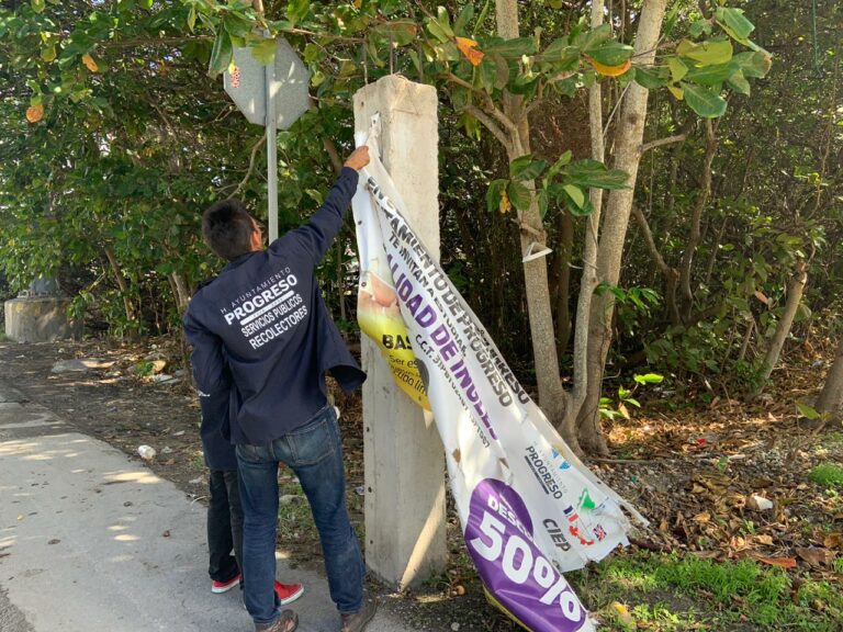 PROGRESO: Autoridades del Ayuntamiento piden a la ciudadanía colaboración para retirar anuncios publicitarios por mala imagen