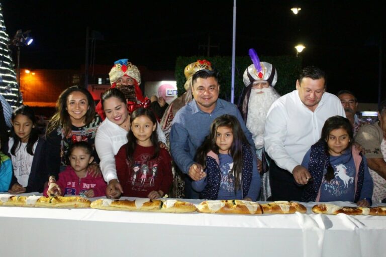 UMAN: Alcalde de Umán, Freddy Ruz Guzmán, realizó el tradicional corte de la rosca