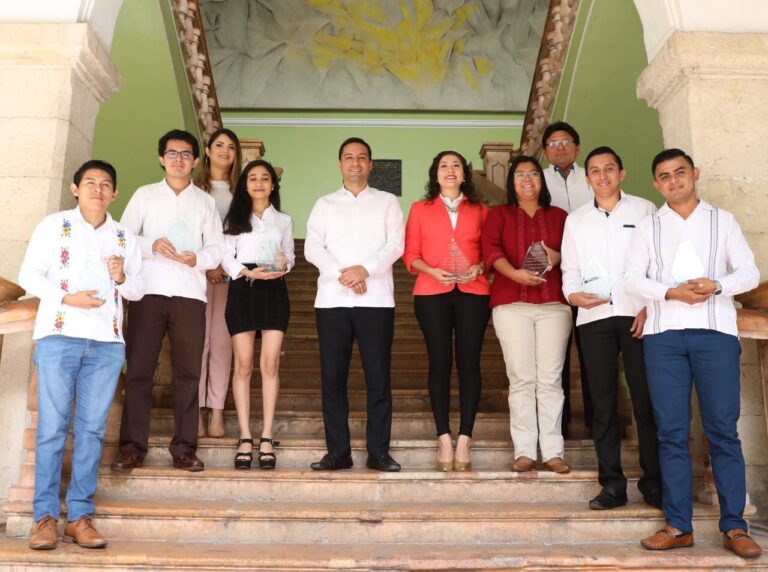 El Gobernador Mauricio Vila Dosal resalta talento y labor de ganadores del Premio Estatal de la Juventud 2019