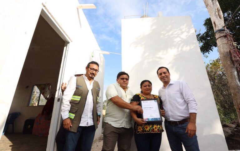 Con pisos, cuartos, baños y techos se mejora la vida de los yucatecos que de verdad lo necesitan