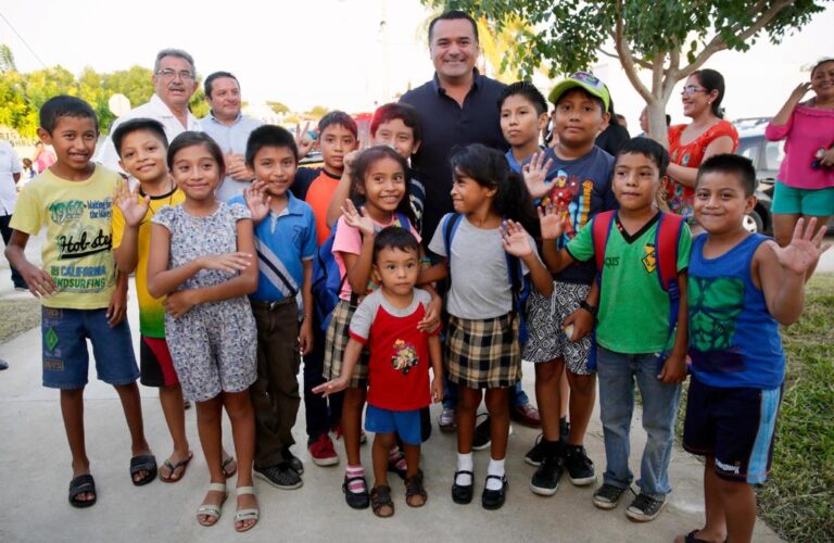 El alcalde Renán Barrera otorga nuevo apoyo para la salud de niños y madres de familia