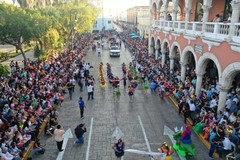 Desfile infantil llena de color y ternura el Carnaval de Mérida 2020