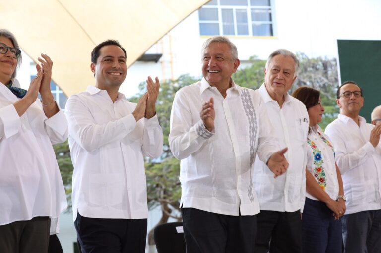 El Presidente Andrés Manuel López Obrador y el Gobernador Mauricio Vila Dosal ponen en marcha obras de infraestructura energética