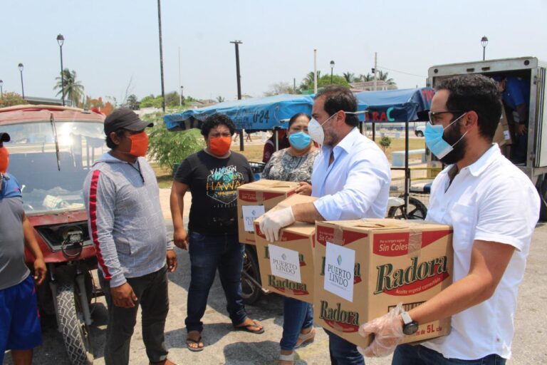 PROGRESO: Julián Zacarías Curi entrega más de 3 toneladas de carne a familias de los puertos de Chelem y Chicxulub así como de Flamboyanes