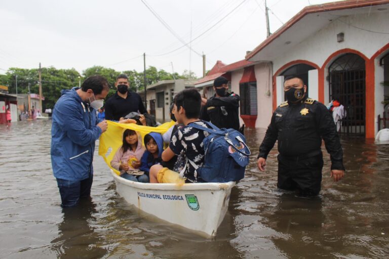 Progreso: Julián Zacarías Curi recorre zonas afectadas en Progreso por la depresión tropical “Cristóbal”