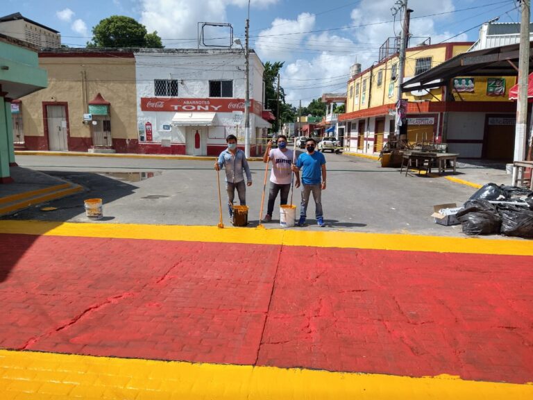 UMÁN: supervisan trabajos de mantenimiento en el mercado.