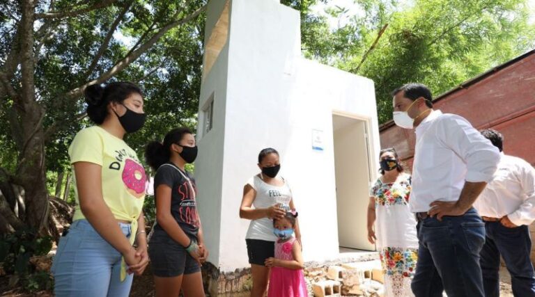 GOBIERNO: Familias yucatecas que más lo necesitan reciben apoyo del Gobierno del Estado para mejorar sus viviendas