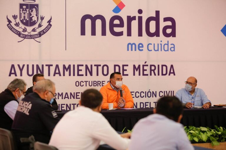 MÉRIDA: El alcalde Renán Barrera, en constante monitoreo del huracán “Delta”