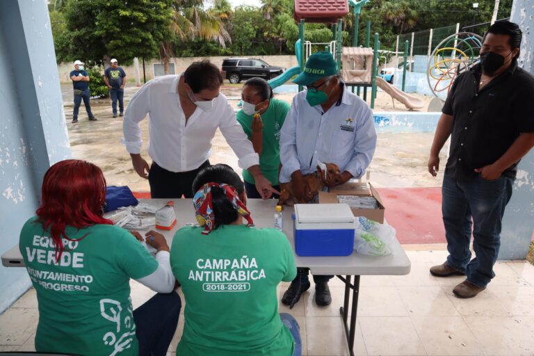 PROGRESO: El alcalde Julián Zacarías Curi da banderazo de inicio a la campaña de vacunación antirrábica en Progreso