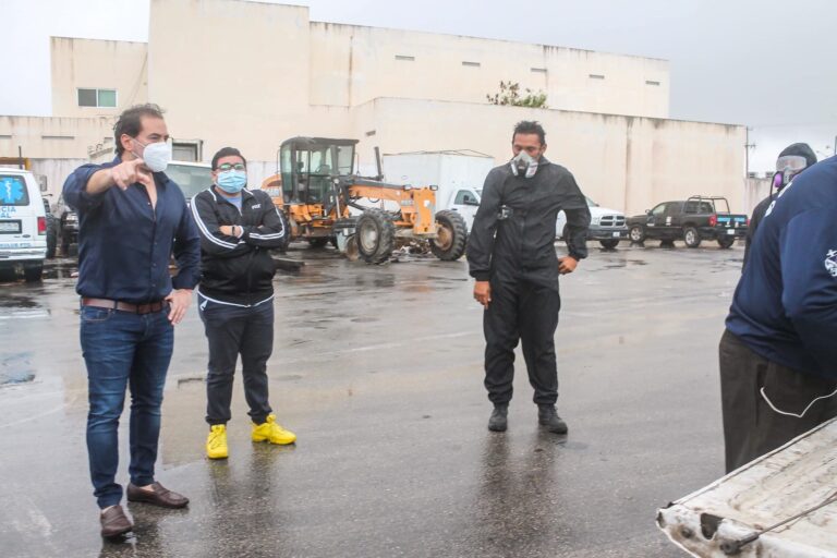 PROGRESO: El alcalde Julián Zacarías Curi visita al personal de Servicios Públicos y Ecología y los alienta a continuar redoblando esfuerzos a lo largo de este nuevo año