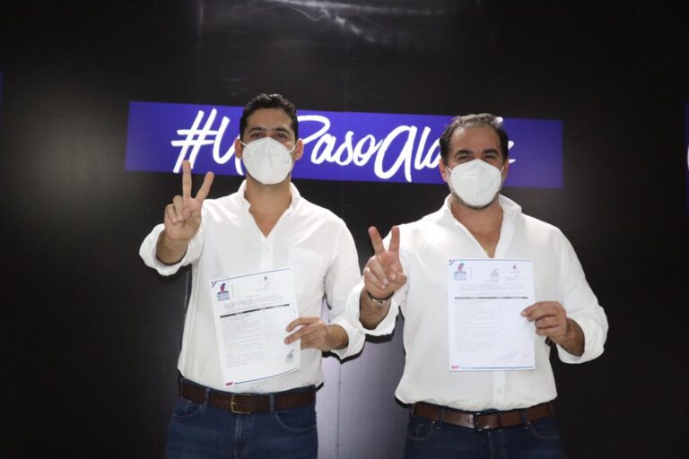 PROGRESO: «Necesitamos seguir construyendo la ciudad que nos merecemos», alentó Julián Zacarías Curi tras registrarse como precandidato a Presidente municipal de Progreso por el PAN