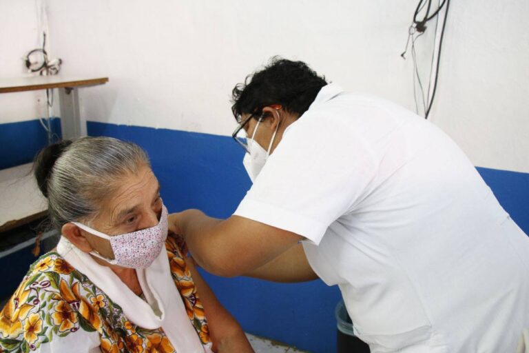 GOBIERNO: Llegan a Yucatán 11,700 vacunas para continuar con la aplicación a adultos mayores de Tekax, Peto, Izamal y Tinum