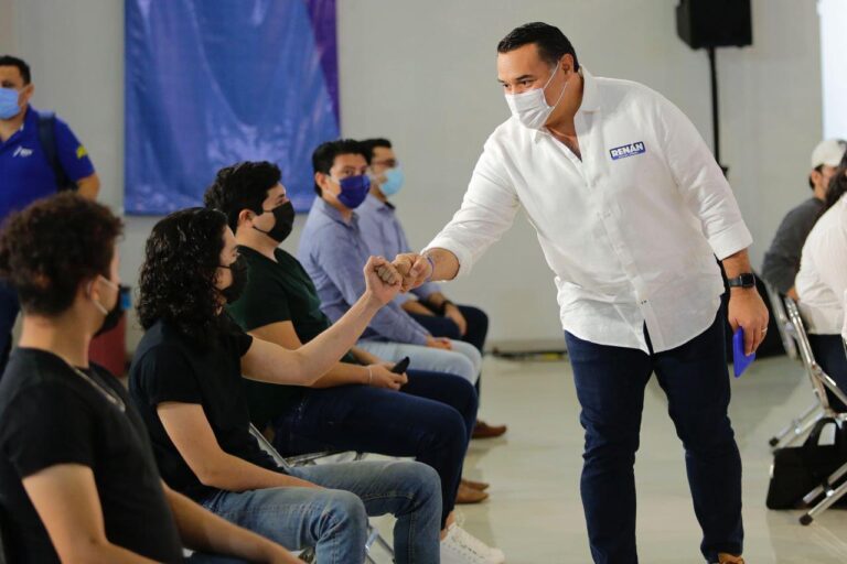 MÉRIDA: Jóvenes universitarios se mostraron interesados en escuchar las propuestas del candidato panista