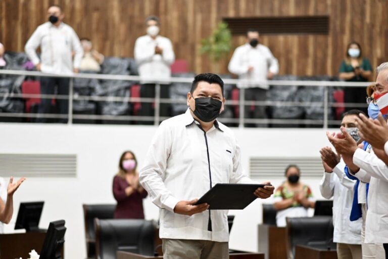 LXII LEGISLATURA: Entregan el Reconocimiento a la Excelencia Docente