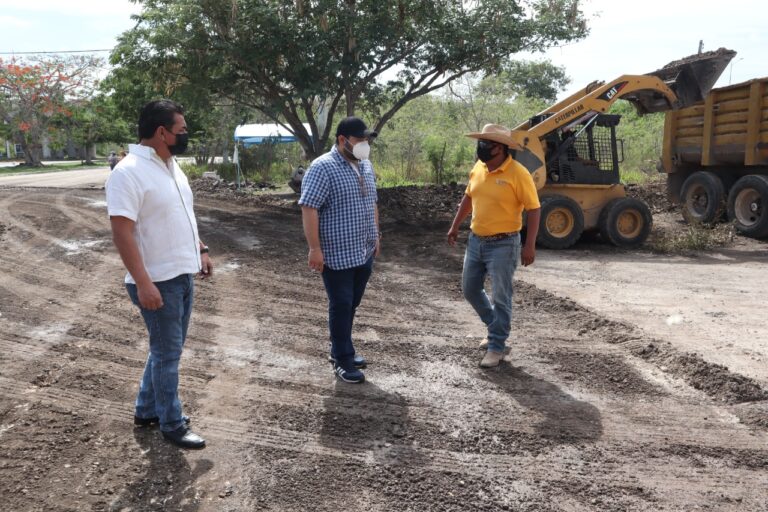 PROGRESO: SUPERVISAN OBRAS VIALES EN FLAMBOYANES