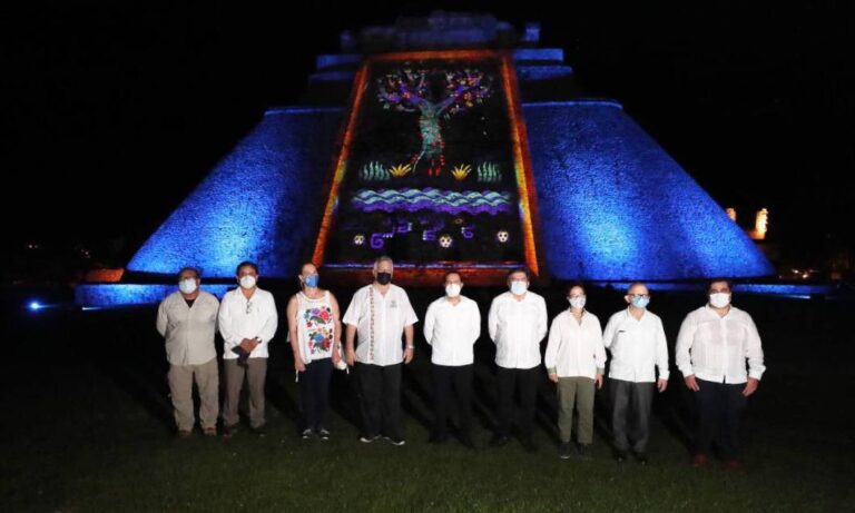 GOBIERNO: El Gobernador Mauricio Vila Dosal supervisa el espectáculo audio-lumínico Ecos de Uxmal