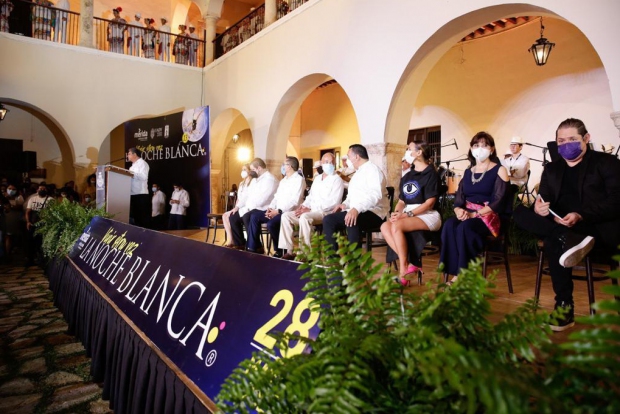 MÉRIDA | En medio de un ambiente armónico decenas de familias vuelven a vivir La Noche Blanca