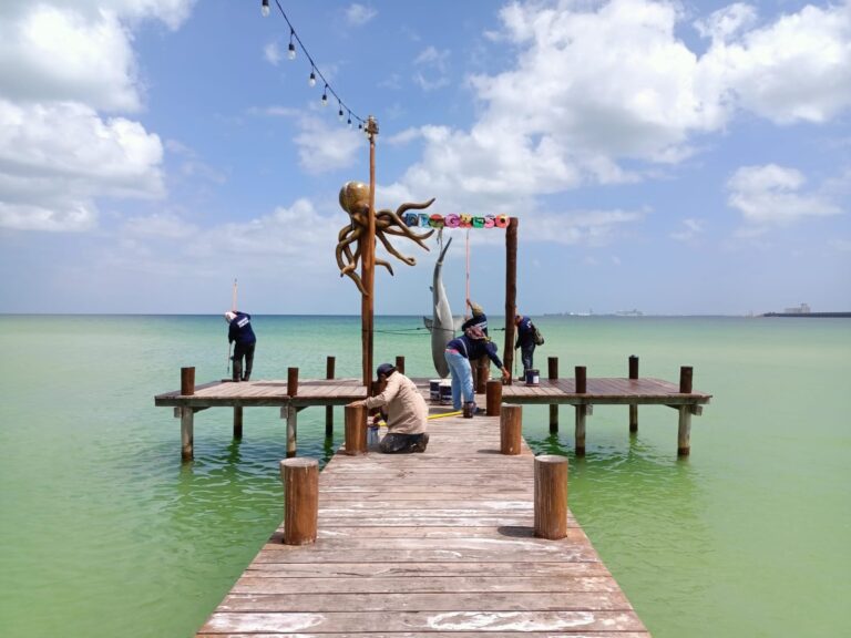 PROGRESO | EL AYUNTAMIENTO DA MANTENIMIENTO A LOS MUELLES “LA PESCADORA” Y DE LA COMISARÍA DE CHIXULUB PUERTO