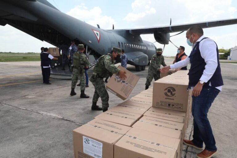 GOBIERNO | Un total de 80,500 dosis de la farmacéutica AstraZeneca llegaron a Yucatán para continuar protegiendo la salud de la población