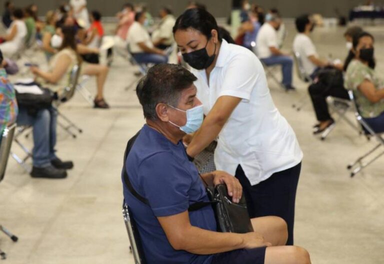 GOBIERNO | En marcha, nueva etapa de vacunación contra el Coronavirus para personas de 40 a 59 años de Mérida