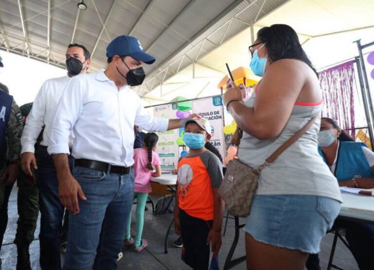 GOBIERNO | El Gobernador Mauricio Vila Dosal supervisa en Valladolid en inicio de la vacunación contra el Coronavirus en niños entre 5 y 11 años