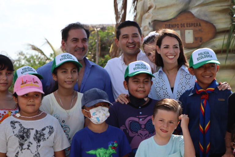 PROGRESO | EL ALCALDE JULIÁN ZACARÍAS CURI RECIBE AL CABILDO INFANTIL DE TEKAX, QUIENES ACUDIERON A CONOCER LAS INSTALACIONES DEL SENDERO JURÁSICO.