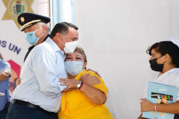 MÉRIDA |   El Alcalde Renán Barrera promueve la prevención de las adicciones en las escuelas del Municipio