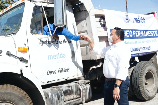 MÉRIDA | El Alcalde Renán Barrera intensifica el programa permanente de bacheo para atender las vialidades del Municipio