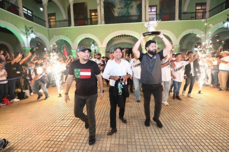 GOBIERNO | El Gobernador Mauricio Vila Dosal recibe la visita de los Leones de Yucatán, campeones de la Serie del Rey de la Liga Mexicana de Béisbol