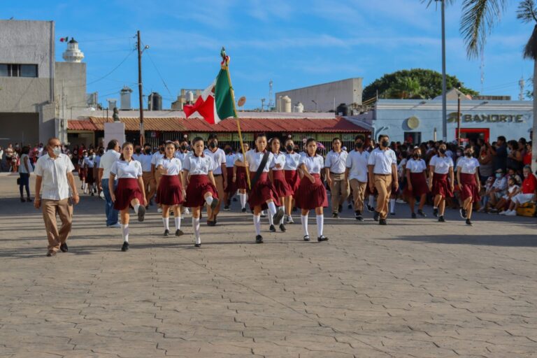 PROGRESO | CON LA PARTICIPACIÓN DE 17 CONTINGENTES SE LLEVÓ A CABO EL DESFILE CÍVICO MILITAR CONMEMORATIVO AL 16 DE SEPTIEMBRE.