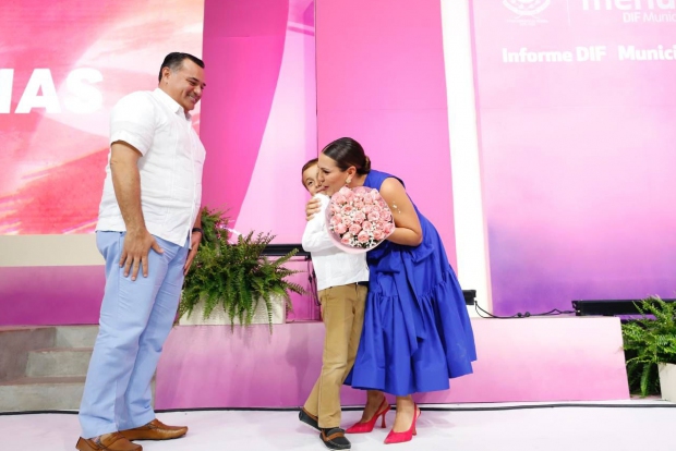 MÉRIDA | Diana Castillo Laviada presenta su primer informe como presidenta del DIF Mérida