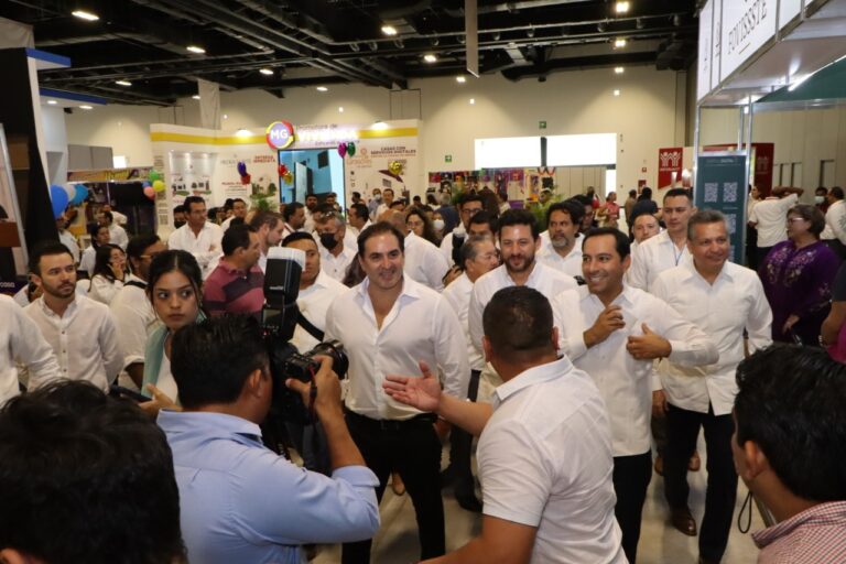 PROGRESO | DURANTE LA 20 EDICIÓN DE LA EXPO VIVIENDO PRESENTADA POR CANADEVI, EL H. AYUNTAMIENTO INVITA A LOS PRESENTES A VISITAR O INVERTIR EN PROGRESO, UN LUGAR QUE LO TIENE TODO.