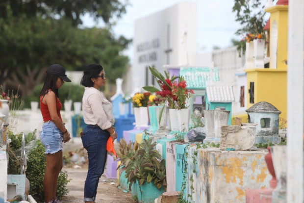 MÉRIDA | Transcurre sin incidentes la conmemoración de los Fieles Difuntos en Mérida