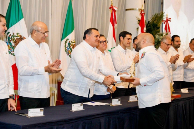 MÉRIDA | El Alcalde Renán Barrera reconoce la aportación de la comunidad libanesa a Mérida