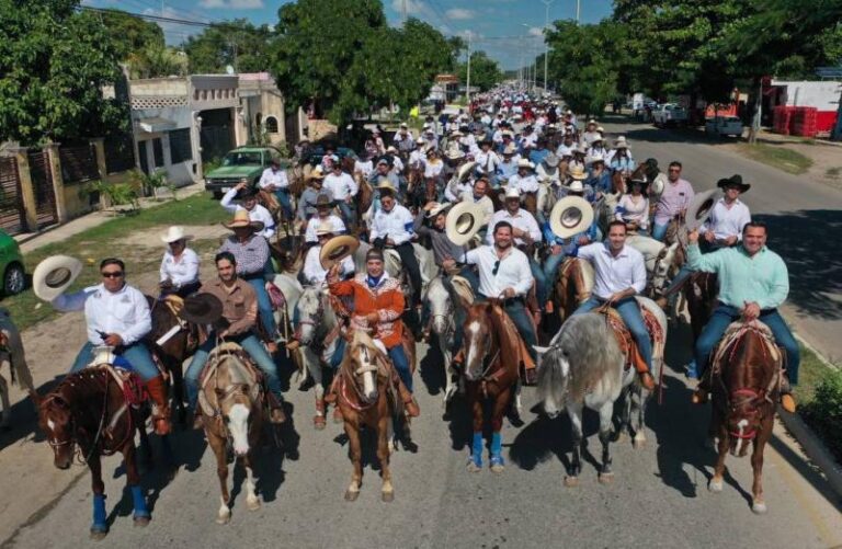 GOBIERNO | Yucatán rompe récord con la participación de más de 2 mil caballos en la primera Cabalgata Nacional Yucatán Xmatkuil 2022