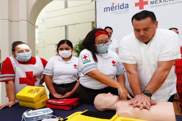 MÉRIDA | El Alcalde Renán Barrera promueve la capacitación en primeros auxilios a los prestadores de servicios turísticos y comerciales