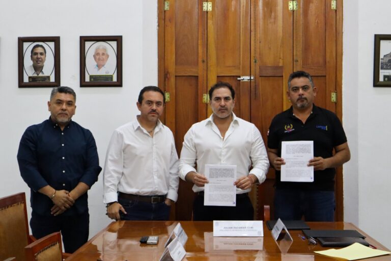 PROGRESO | En pro de la seguridad de los pescadores progreseños, el alcalde Julián Zacarías Curi firma convenio con el Centro de Instrucción y Capacitación Marítima (CIMAR)