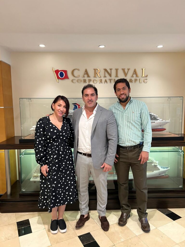 PROGRESO | Zacarías Curi se reúne con directivos de la naviera Carnival