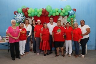 PROGRESO | Zacarías Curi desea Feliz Navidad a usuarios de la Estancia del Adulto Mayor de Progreso