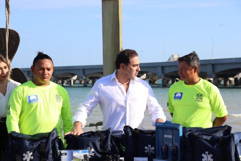 PROGRESO | El alcalde Julián Zacarías Curi asiste a simulacro de guardavidas de los malecones de Progreso