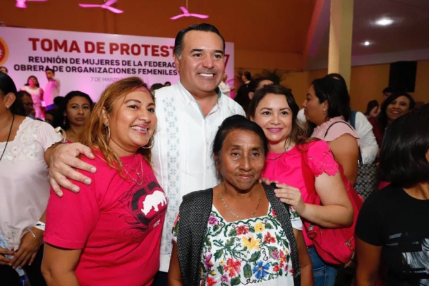 MÉRIDA | Renán Barrera acompaña a las mujeres trabajadoras para consolidar sus derechos