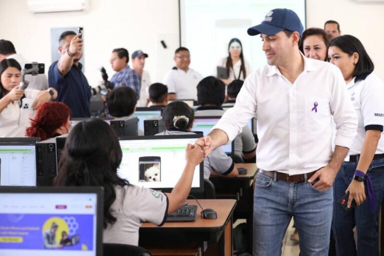 GOBIERNO | Supervisa el Gobernador Mauricio Vila Dosal el avance del programa Yucatán Digital